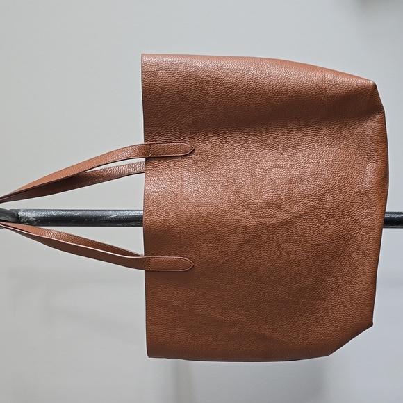 Cuyana Light Brown Large Leather Tote - Picture 4 of 14